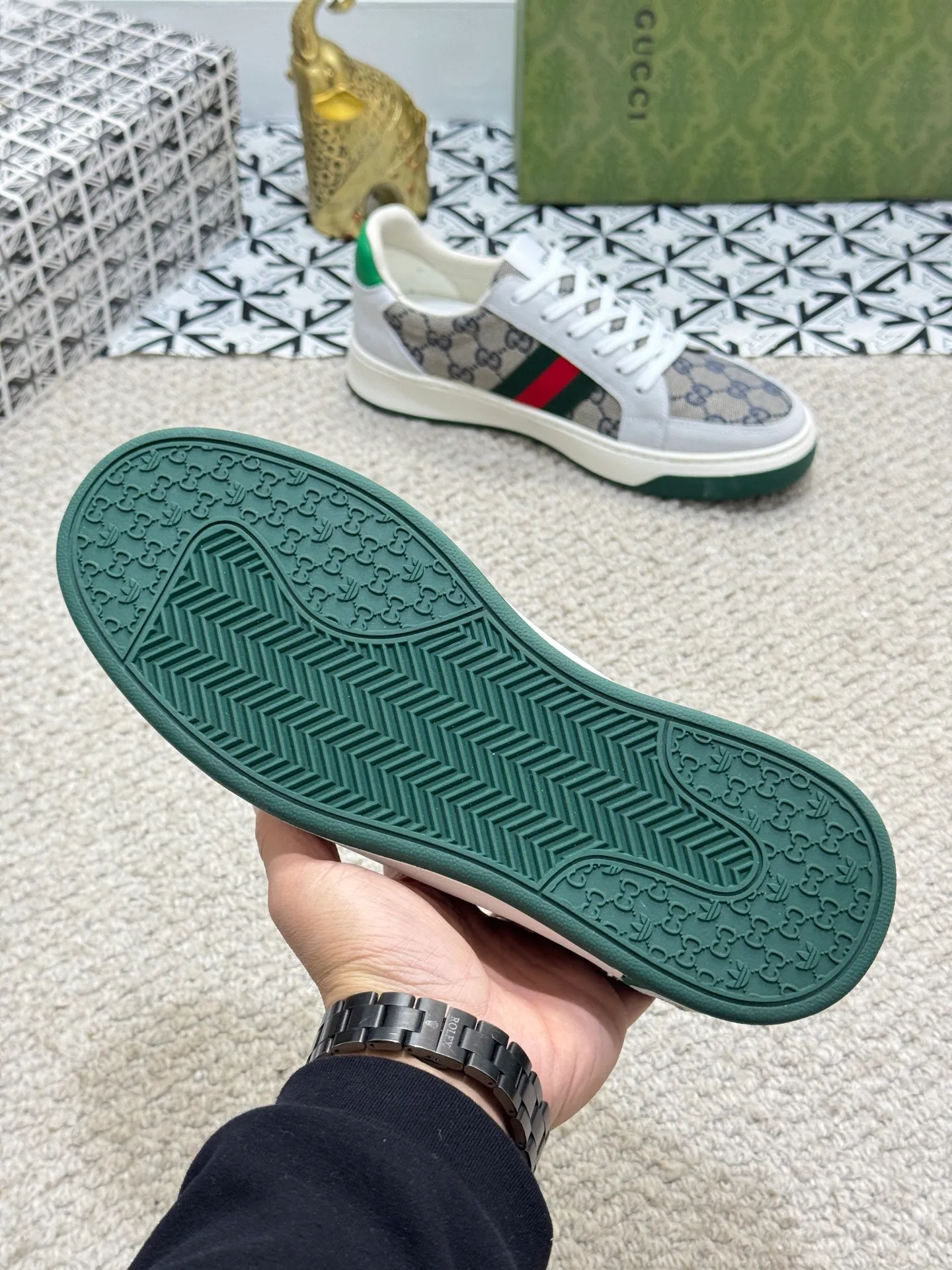 Men's shoes 💰400 [New model] 🪳🪳Gucci─Gucci classic. Gucci purchase level, comparable to genuine products without pressure, colorful style prevails, really looks good on the feet, original leather imported from Italy, the texture is amazing! Lasting technology, first-layer sheepskin lining imported from Italy, highly recommended product, a must-see, high quality will definitely satisfy you! Size: 38-44 (45 customized